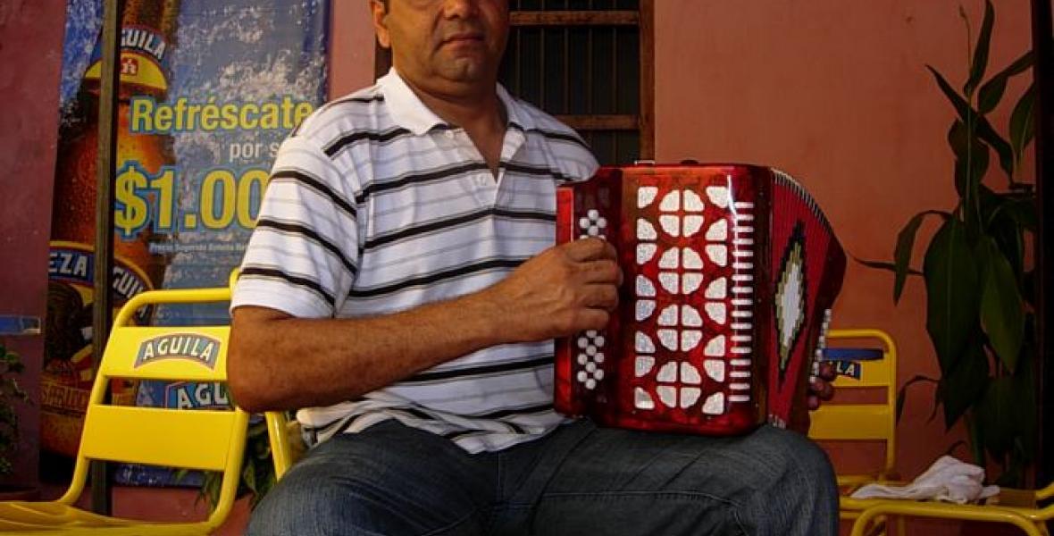 Julio Rojas, acordeonista de San Juan Nepomuceno (Bolívar).