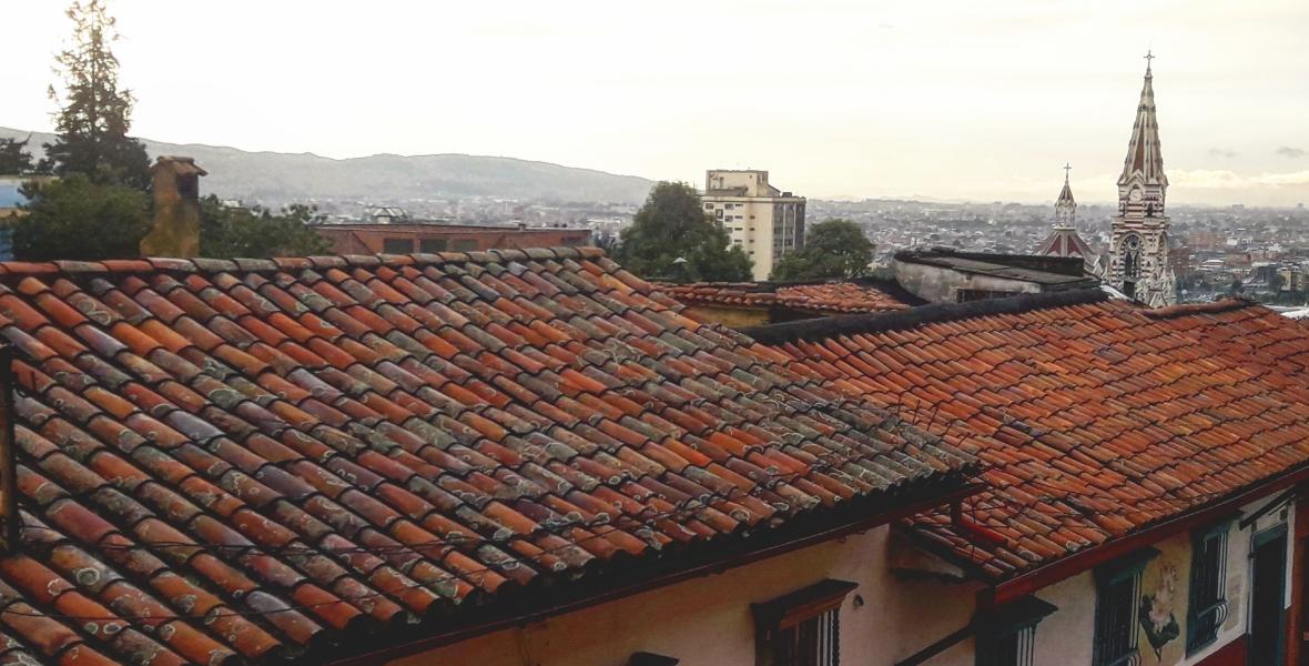 Tejados en la Candelaria, Santa Fe de Bogotá. Archivo personal de Tania del Pilar